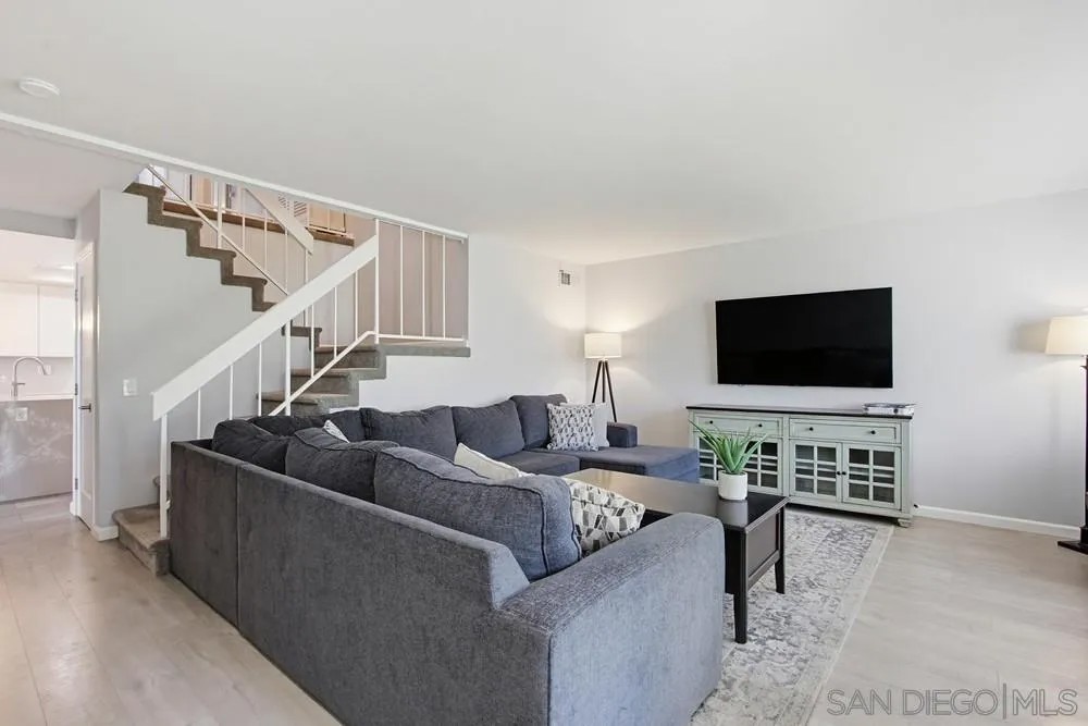 5308 Caminito Velasquez