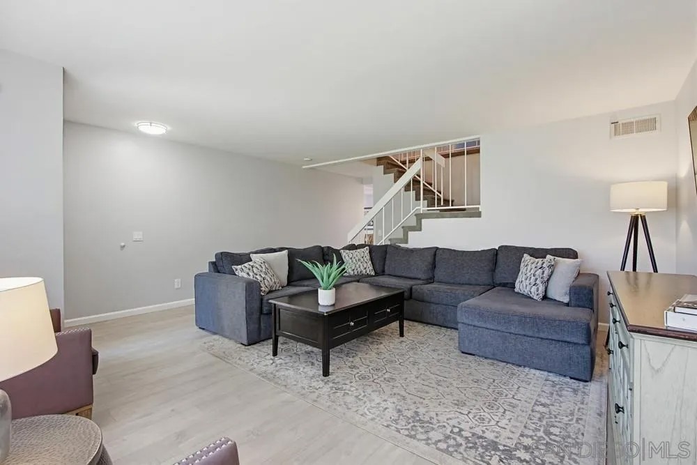 5308 Caminito Velasquez