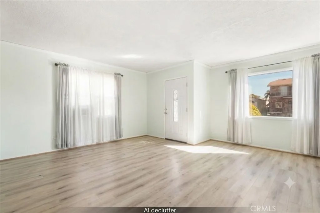 553 W 109th