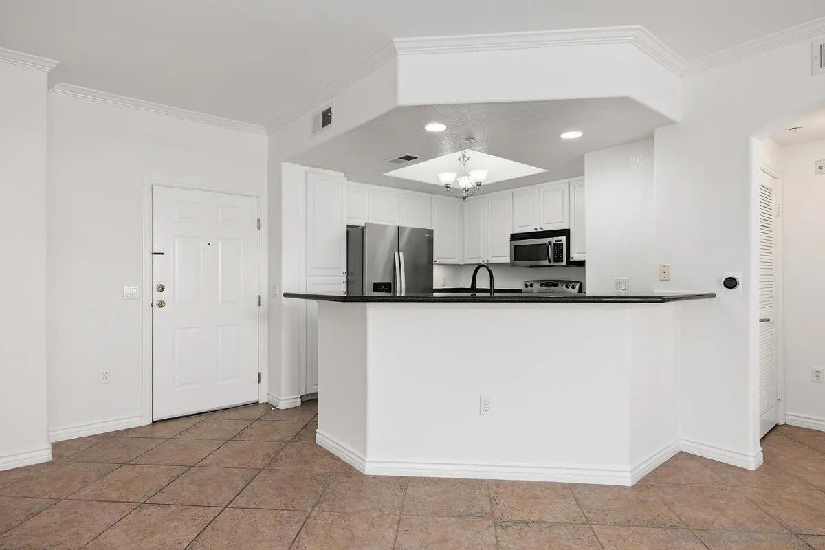 9263 Regents Rd B108