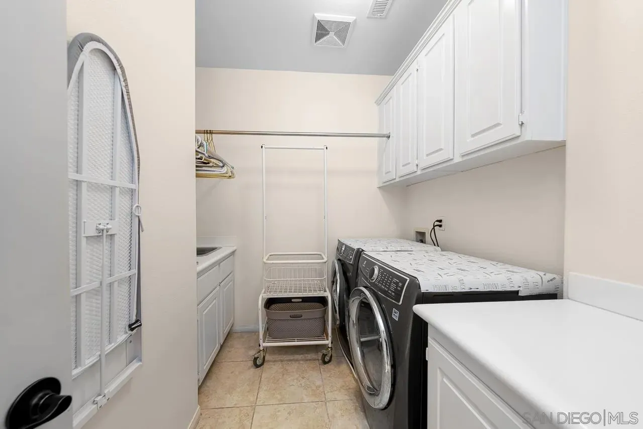 Chula Vista, California 91913, United States, 5 Bedrooms Bedrooms, ,3 BathroomsBathrooms,Residential,Active,179539