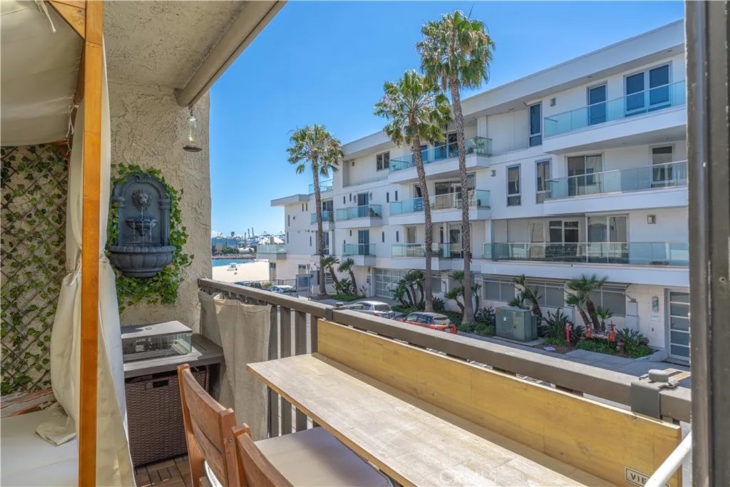 1140 E Ocean Boulevard 134