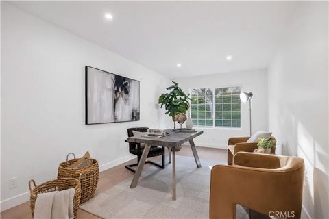 Tiny photo for 21952 Esplendor, Mission Viejo, CA 92691 (MLS # OC25255037)