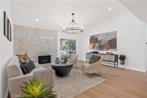 Tiny photo for 21952 Esplendor, Mission Viejo, CA 92691 (MLS # OC25255037)