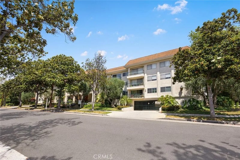 420 S Madison Avenue 301