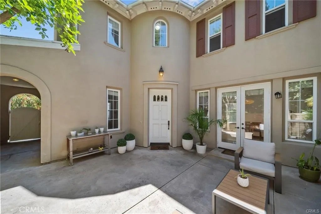 Photo of 26811 Brookhollow Drive, Valencia, CA 91355 (MLS # SR26215445)