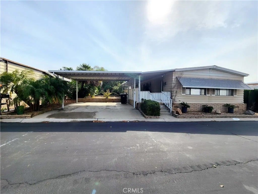 Photo of 3500 Buchanan St #145, Riverside, CA 92879 (MLS # IG26012349)