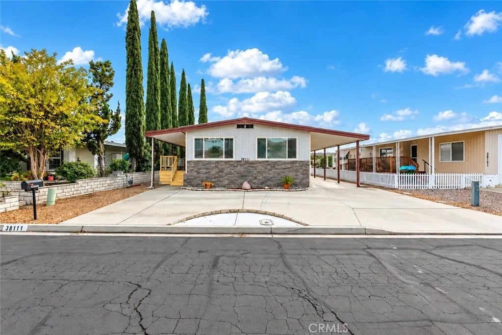 Photo of 38111 Via La Colina, Murrieta, CA 92563 (MLS # IG26197137)
