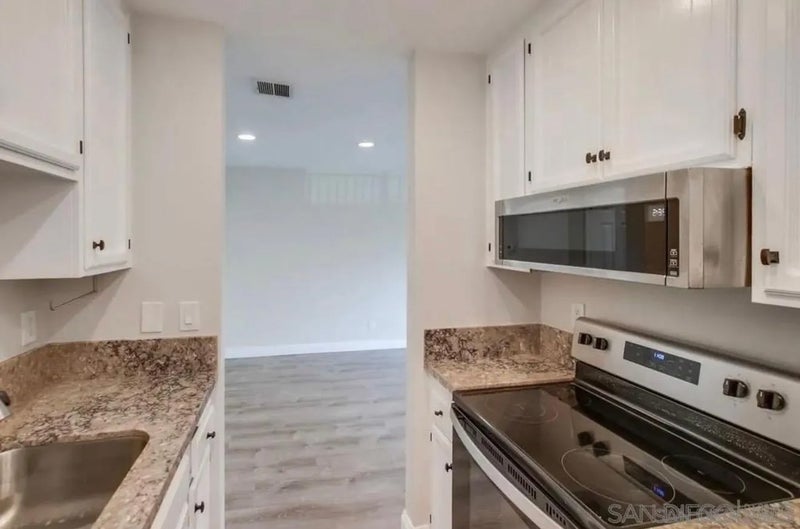 12115 Wintergreen Dr 4