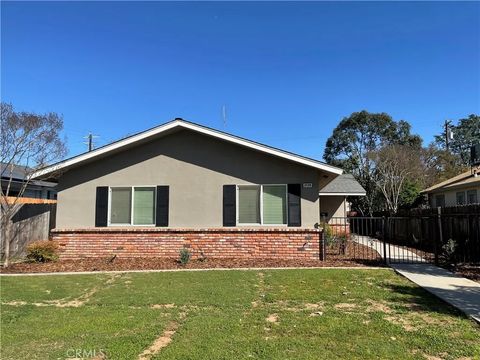 Photo of 2538 N Thorne Ave, Fresno, CA 93704 (MLS # FR26052293)