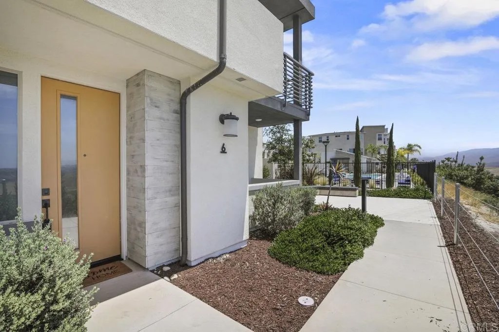 1891 Cosmopolitan Lane 6