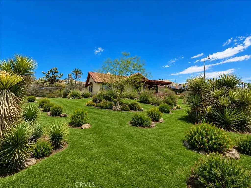 57419 Redondo St