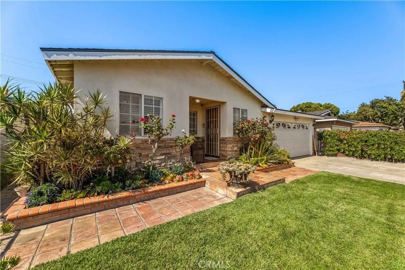 513 W 224th