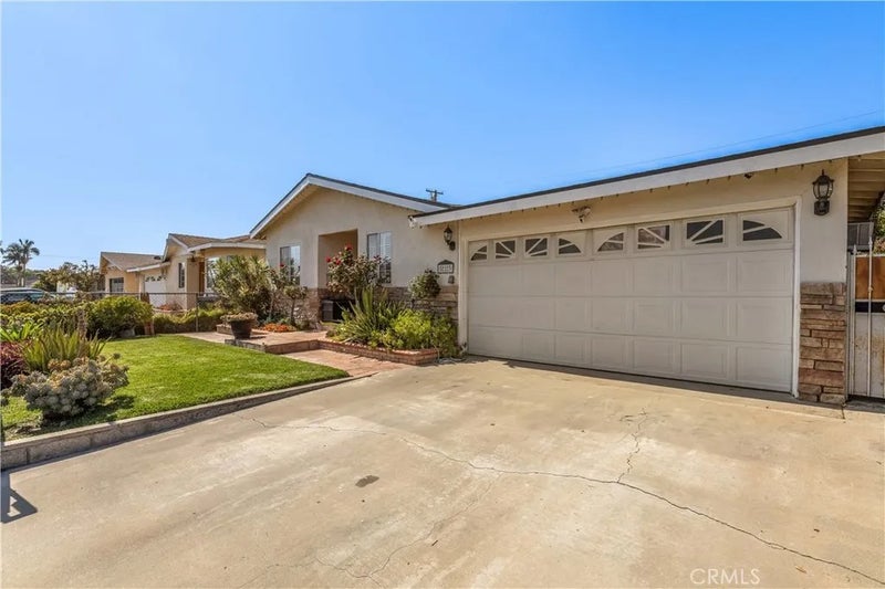 513 W 224th