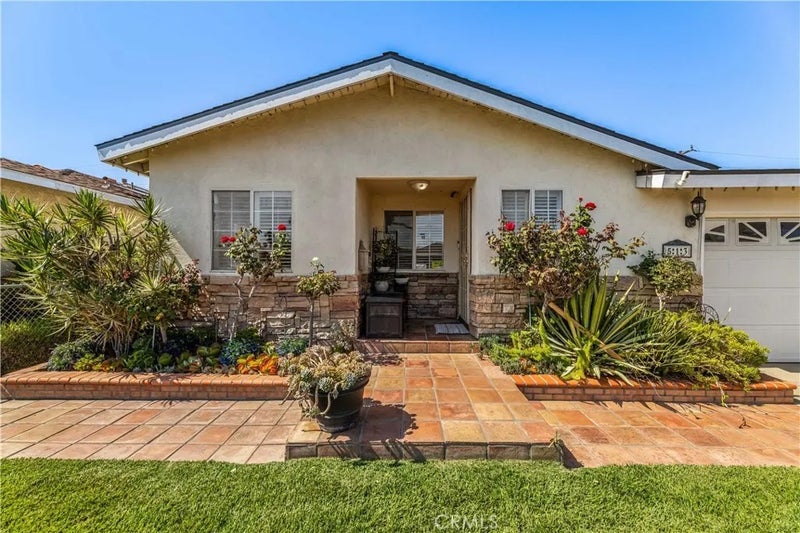 513 W 224th