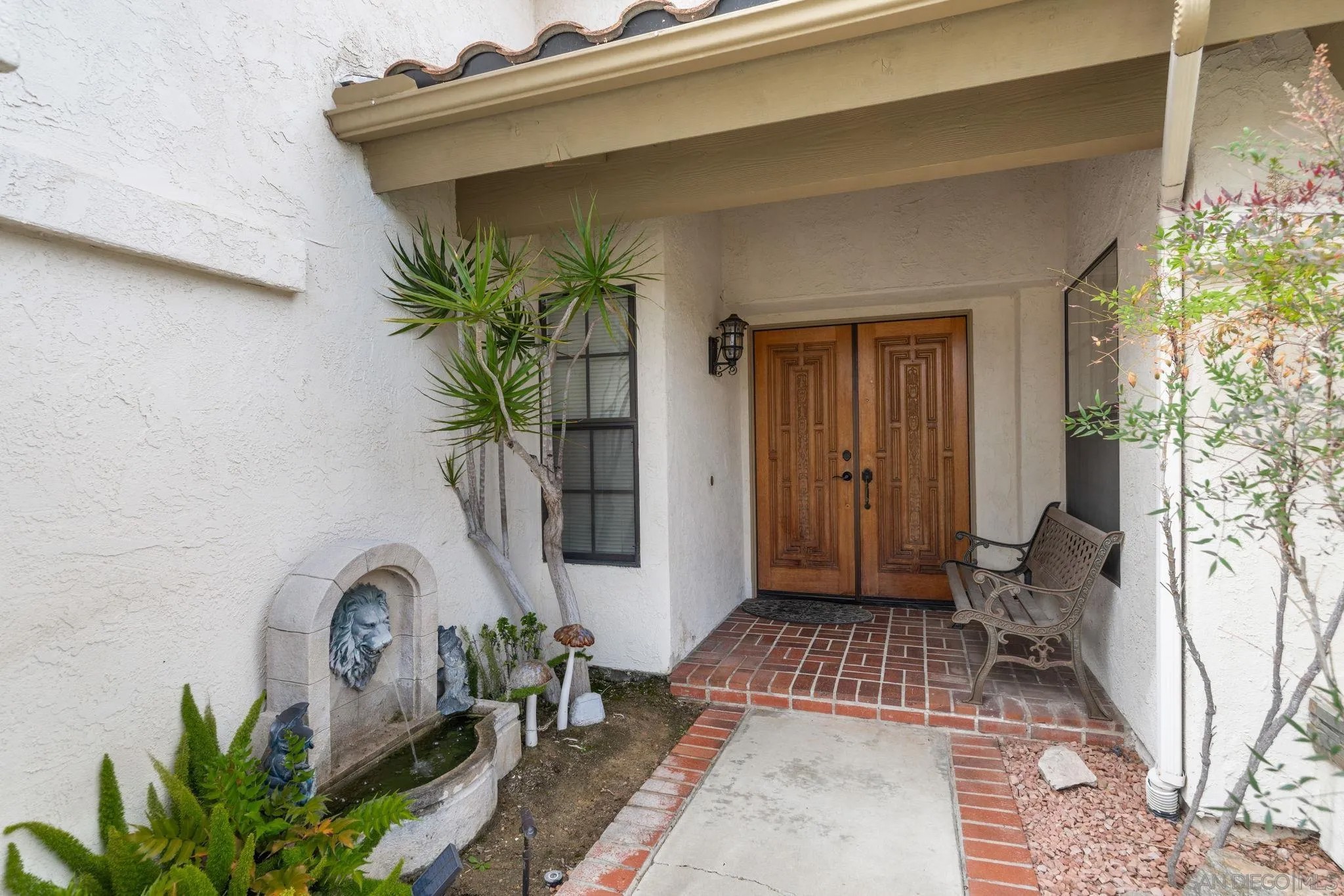 2087 Balboa Cir.