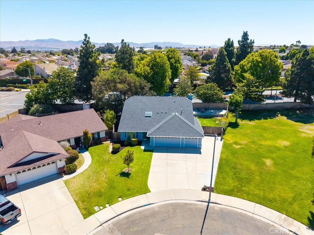 838 Rain Tree Court
