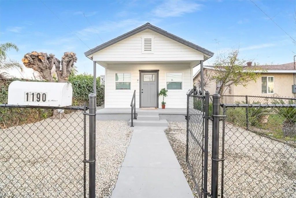 Photo of 1190 W 7th St, San Bernardino, CA 92411 (MLS # HD26039098)