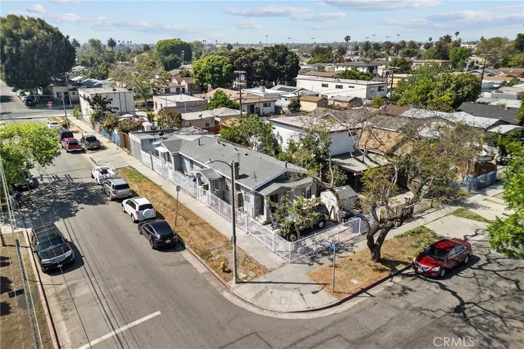 Photo of 1500 W 59th Place, Los Angeles, CA 90047 (MLS # SR26076823)