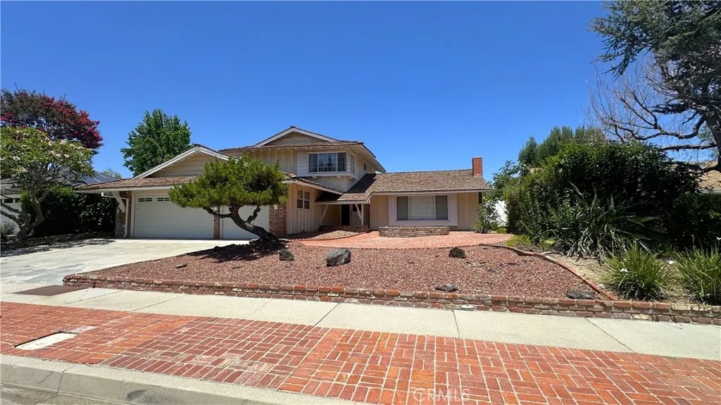 10840 Sylvia Avenue