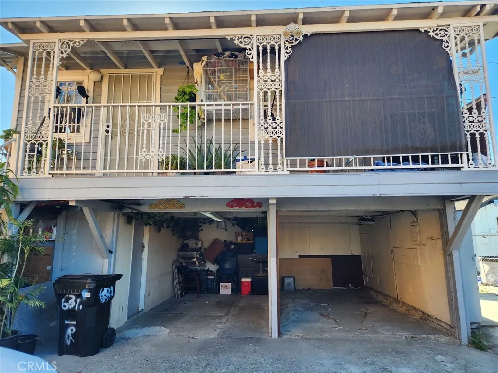 629-w GAGE Avenue