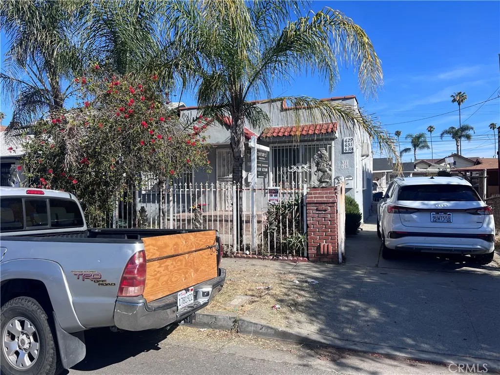 629-w GAGE Avenue