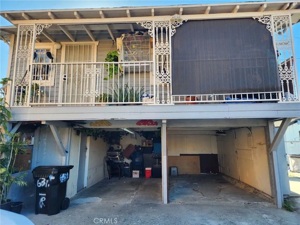 Photo of 629 GAGE Avenue, Los Angeles, CA 90044 (MLS # DW26067618)