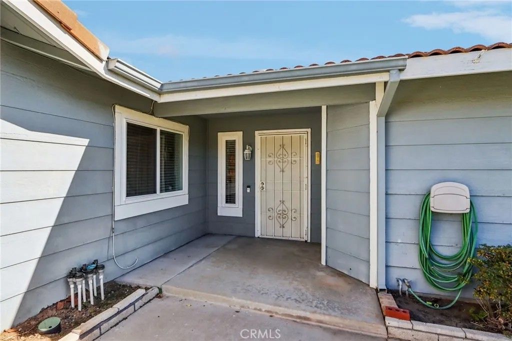 Photo of 12059 Elk Boulevard, Riverside, CA 92505 (MLS # IV26051539)