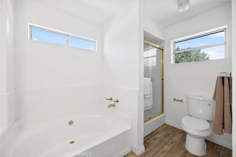 Tiny photo for 601 Las Arenas Court, Bakersfield, CA 93314 (MLS # SR25246144)