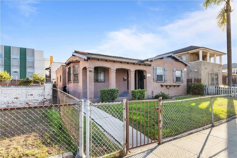 1120 W 85th