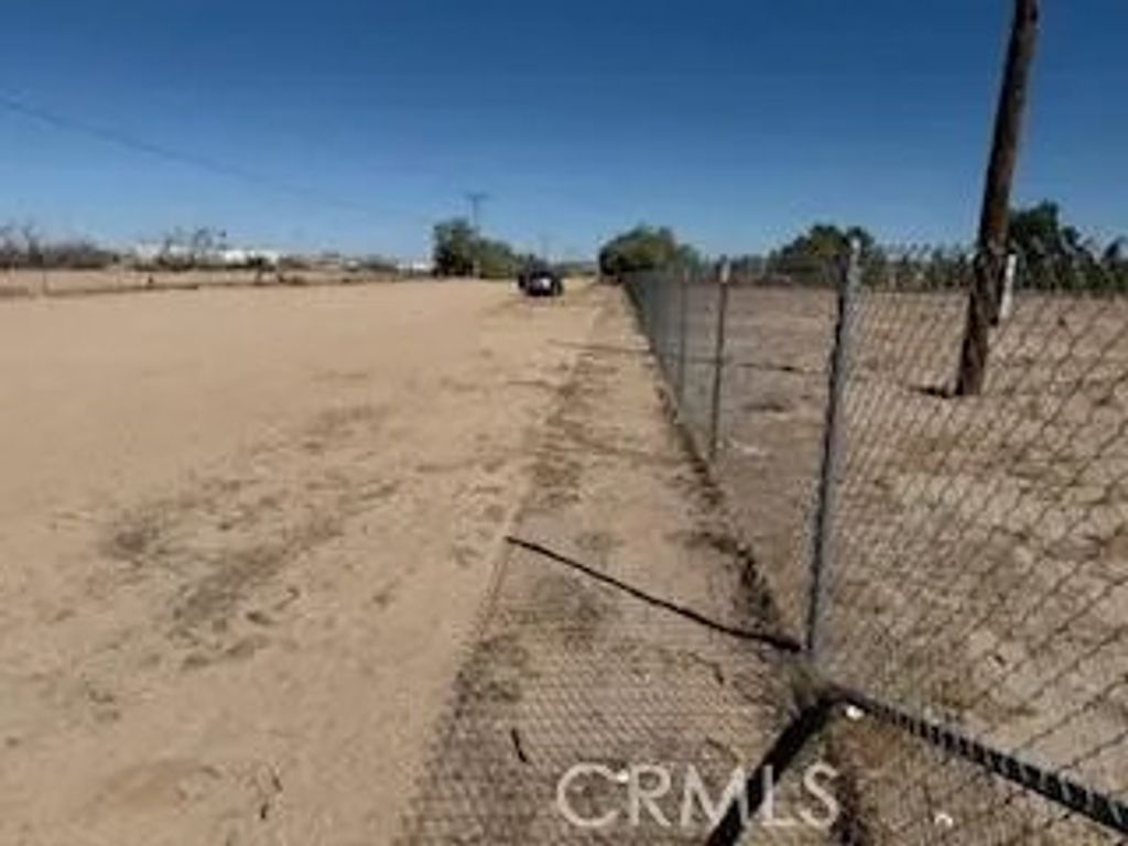 Photo of 34653 Purple Sage Rd, Newberry Springs, CA 92365 (MLS # HD26083938)