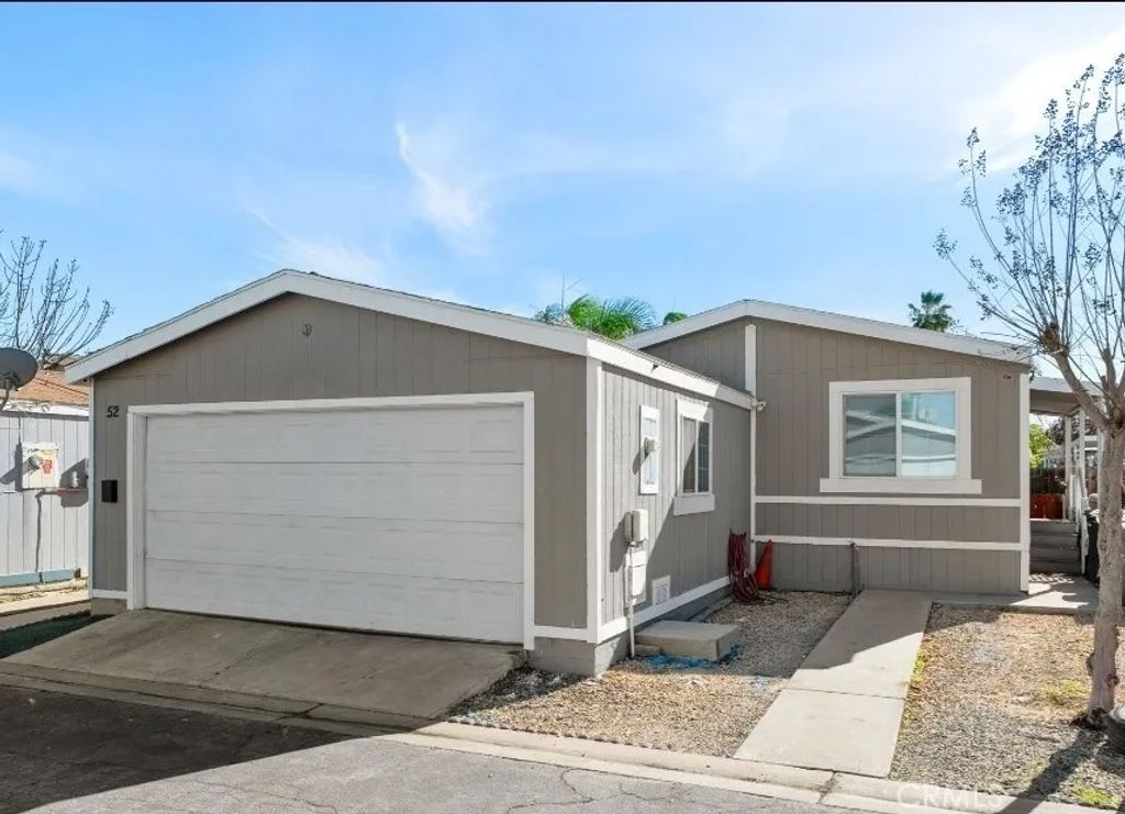 Photo of 80 E Dawes St #52, Perris, CA 92571 (MLS # IV26006243)