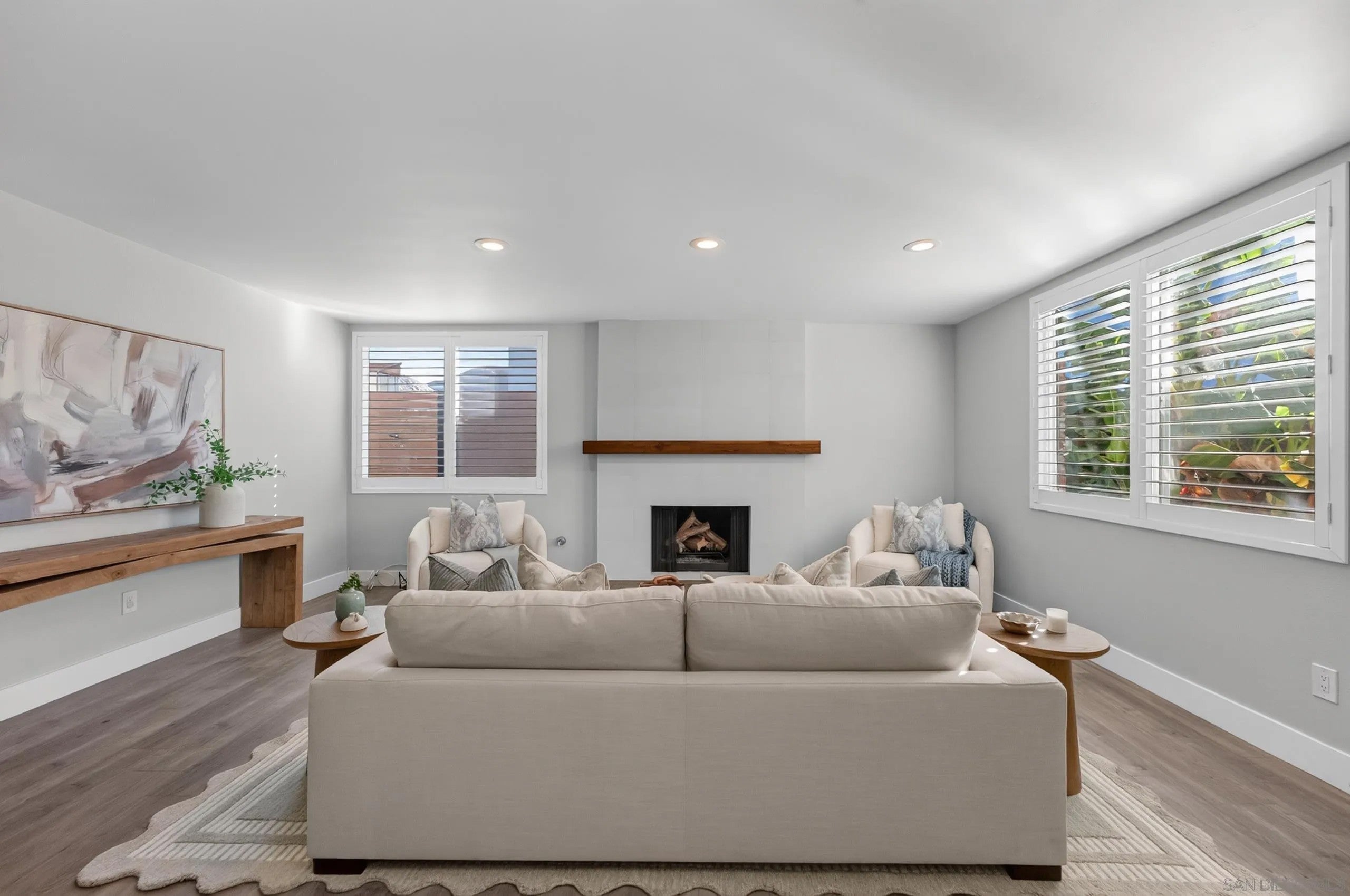 8140 Hillandale Dr