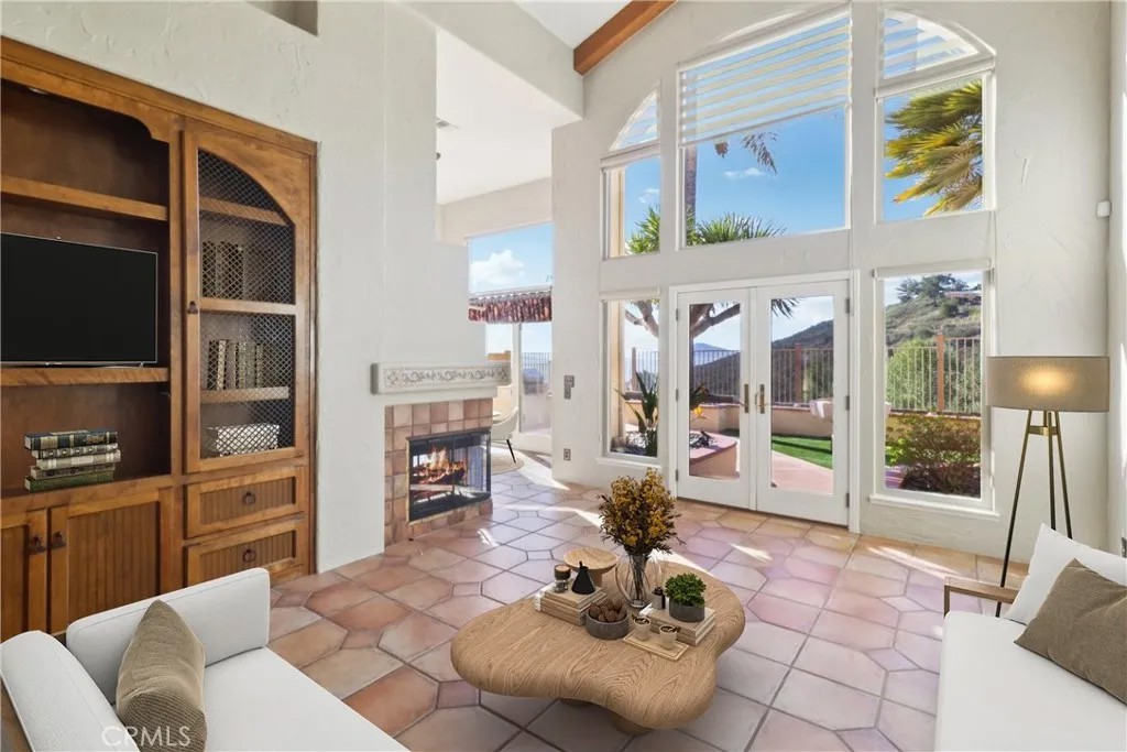 2183 View Crest Glen