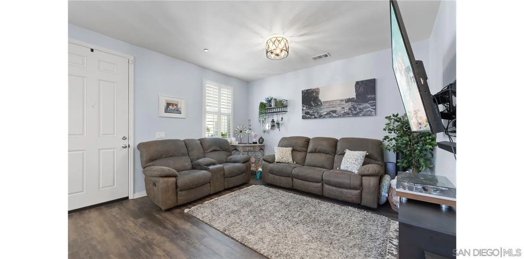 Photo of 524 Turnstone Ln, Imperial Beach, CA 91932 (MLS # 250046131)