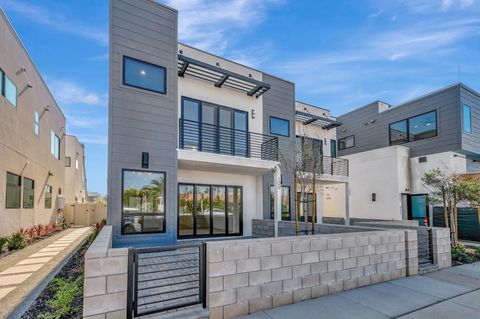 Photo of 109 Daisy Ave, Imperial Beach, CA 91932 (MLS # 250042291)