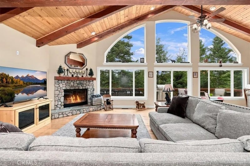 649 Sutter