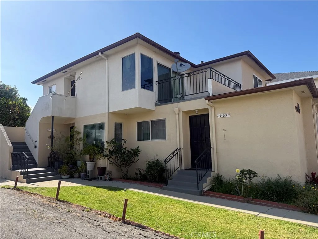 3103 S Pacific