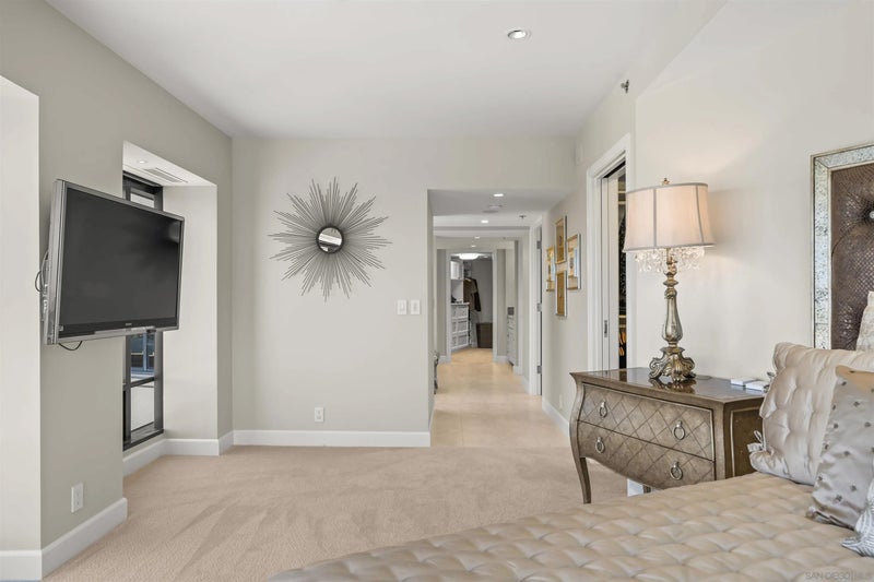 200 Harbor Drive 3702