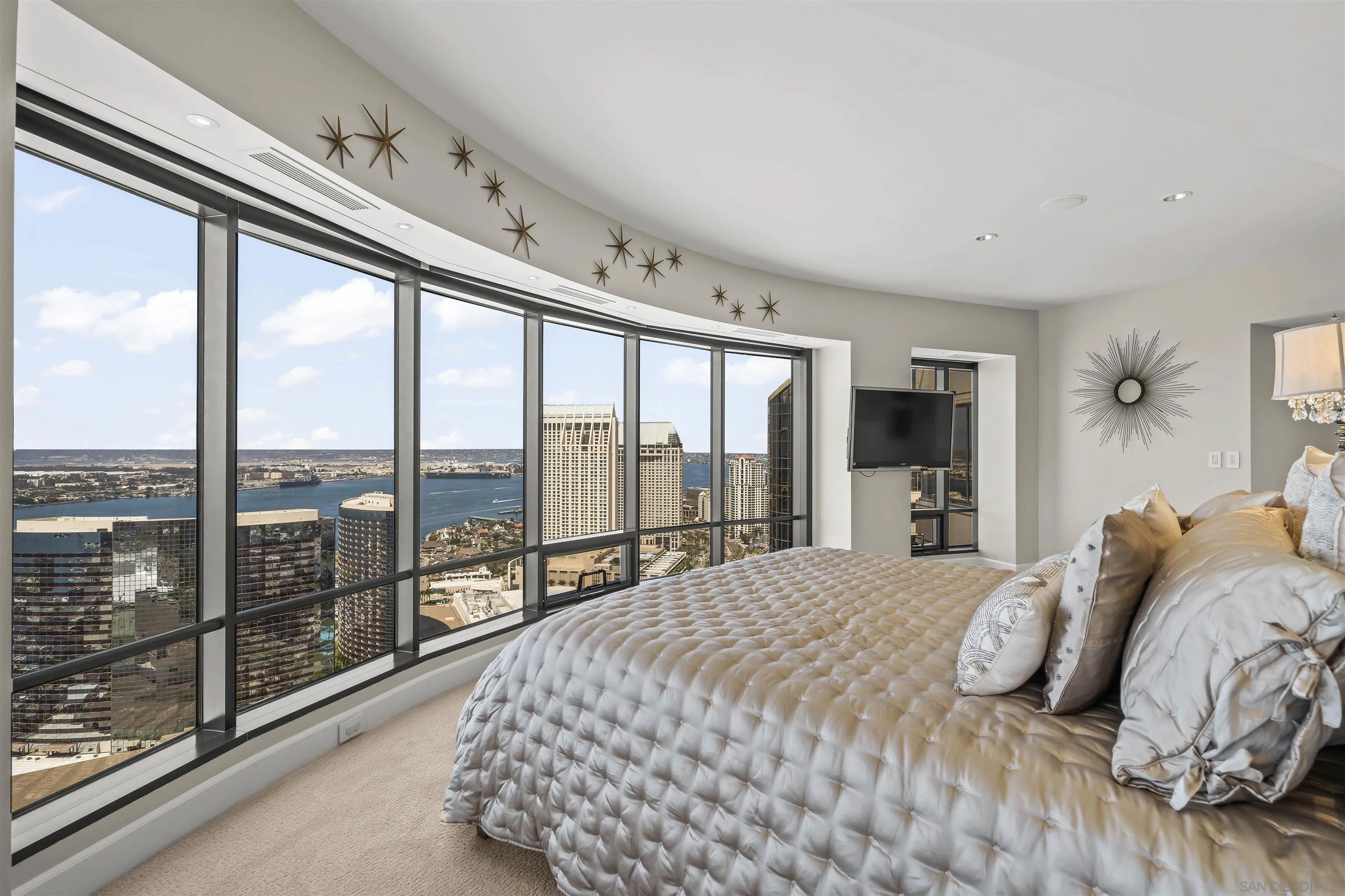 200 Harbor Drive 3702