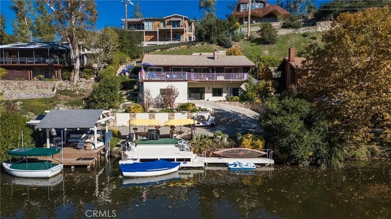 2232 East Lakeshore Drive