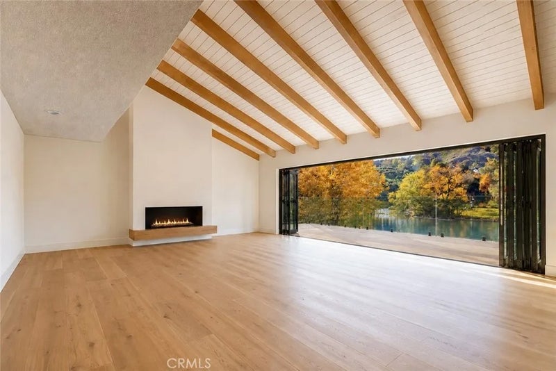 2232 East Lakeshore Drive