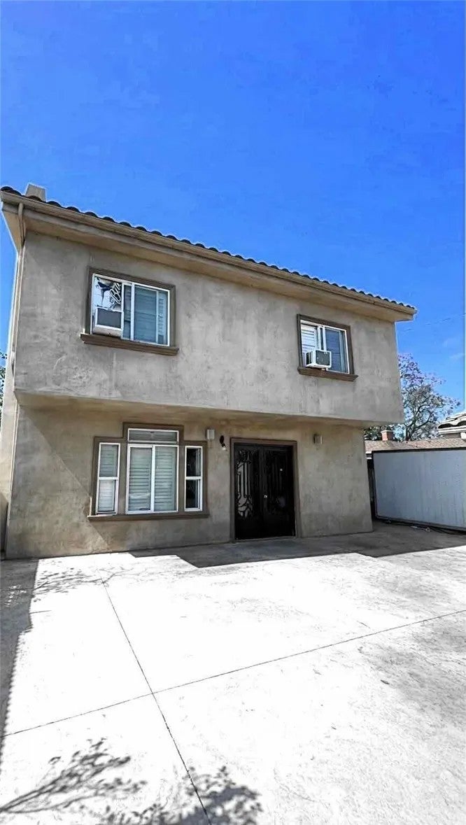 7915 Harper