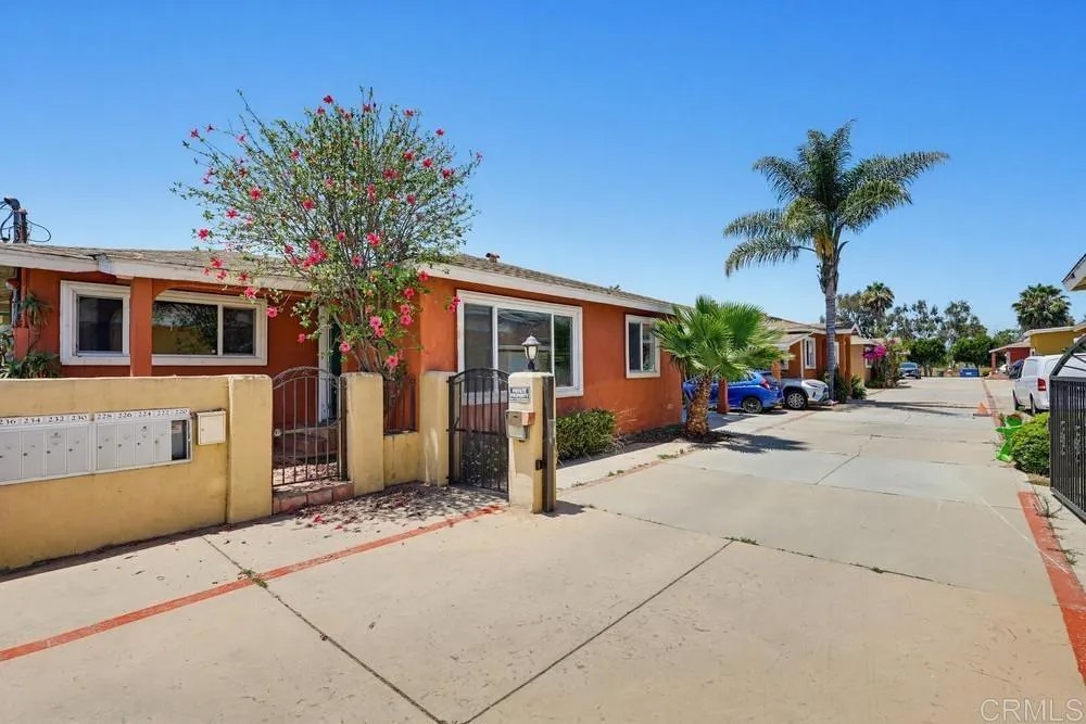 220 CALLE PRIMERA