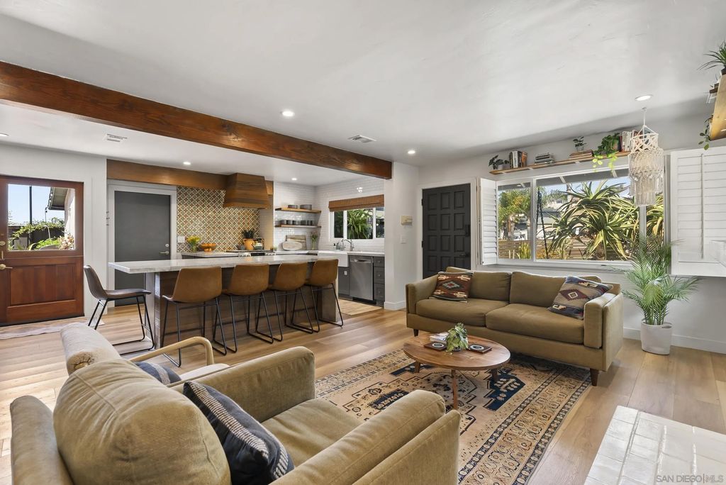 Photo of 2521 Sarbonne Dr, Oceanside, CA 92054 (MLS # 260010078)