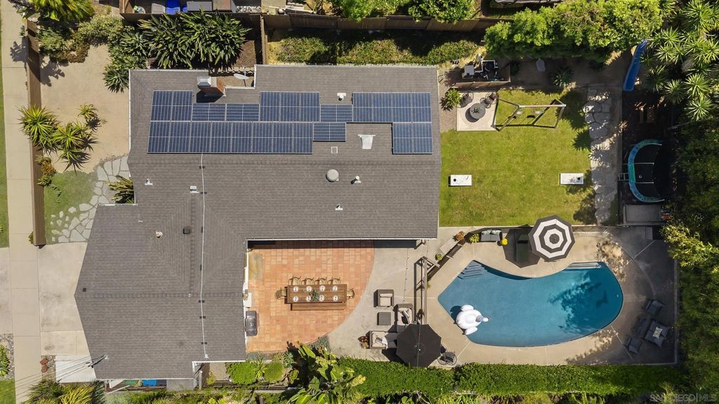 Photo of 2521 Sarbonne Dr, Oceanside, CA 92054 (MLS # 260010078)