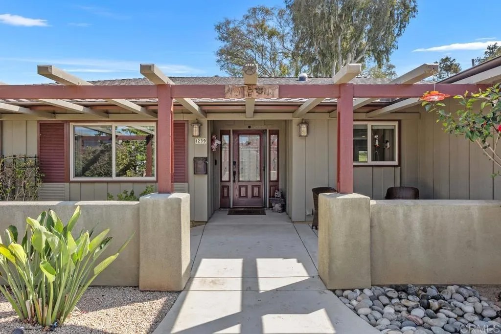 1239 San Julian Place