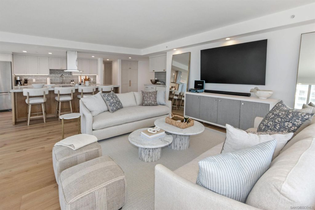 Photo of 1710 Avenida Del Mundo #803, Coronado, CA 92118 (MLS # 250031707)