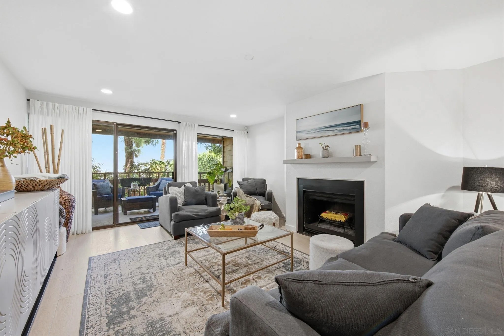 2928 Lawrence