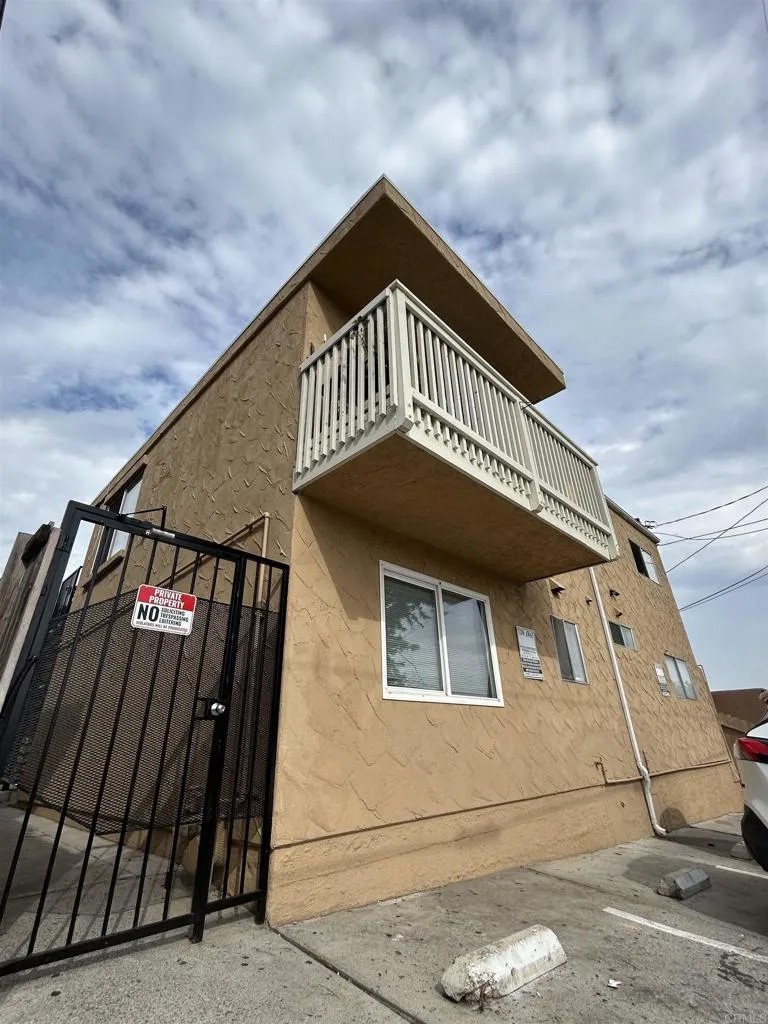 2621 Highland Avenue